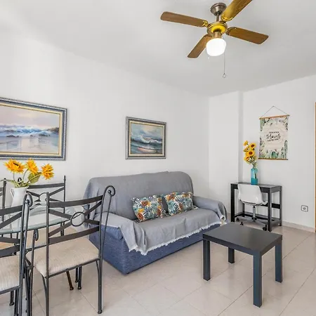 Sunflower Apartment *
